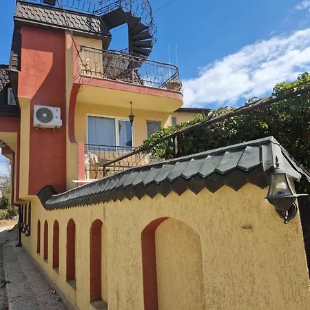 Residence, Free Parking, Pets Friendly *